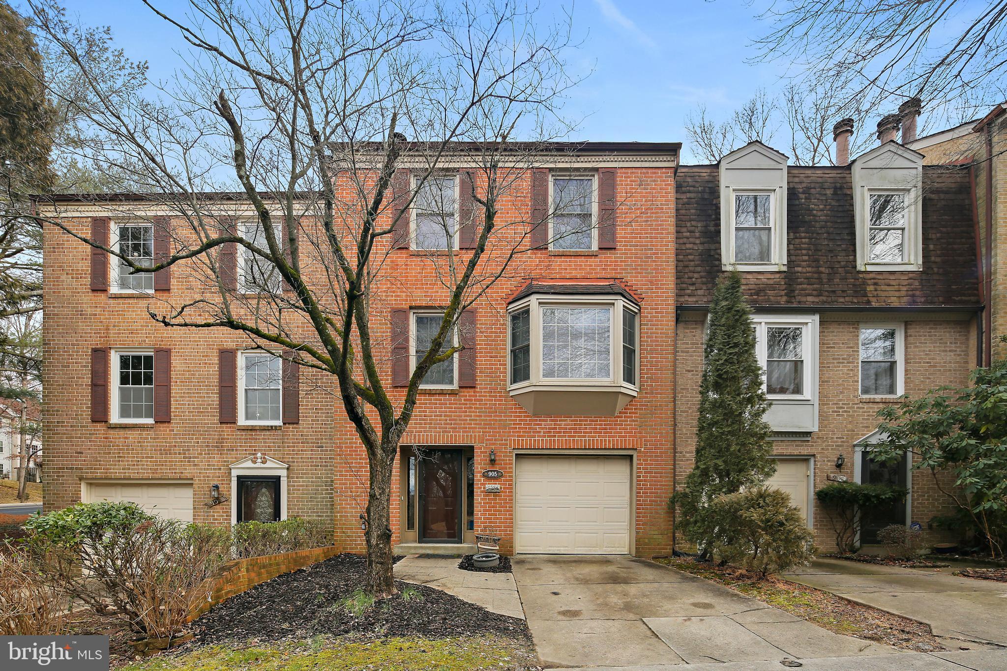 WOODLAND HILLS - Residential Lease