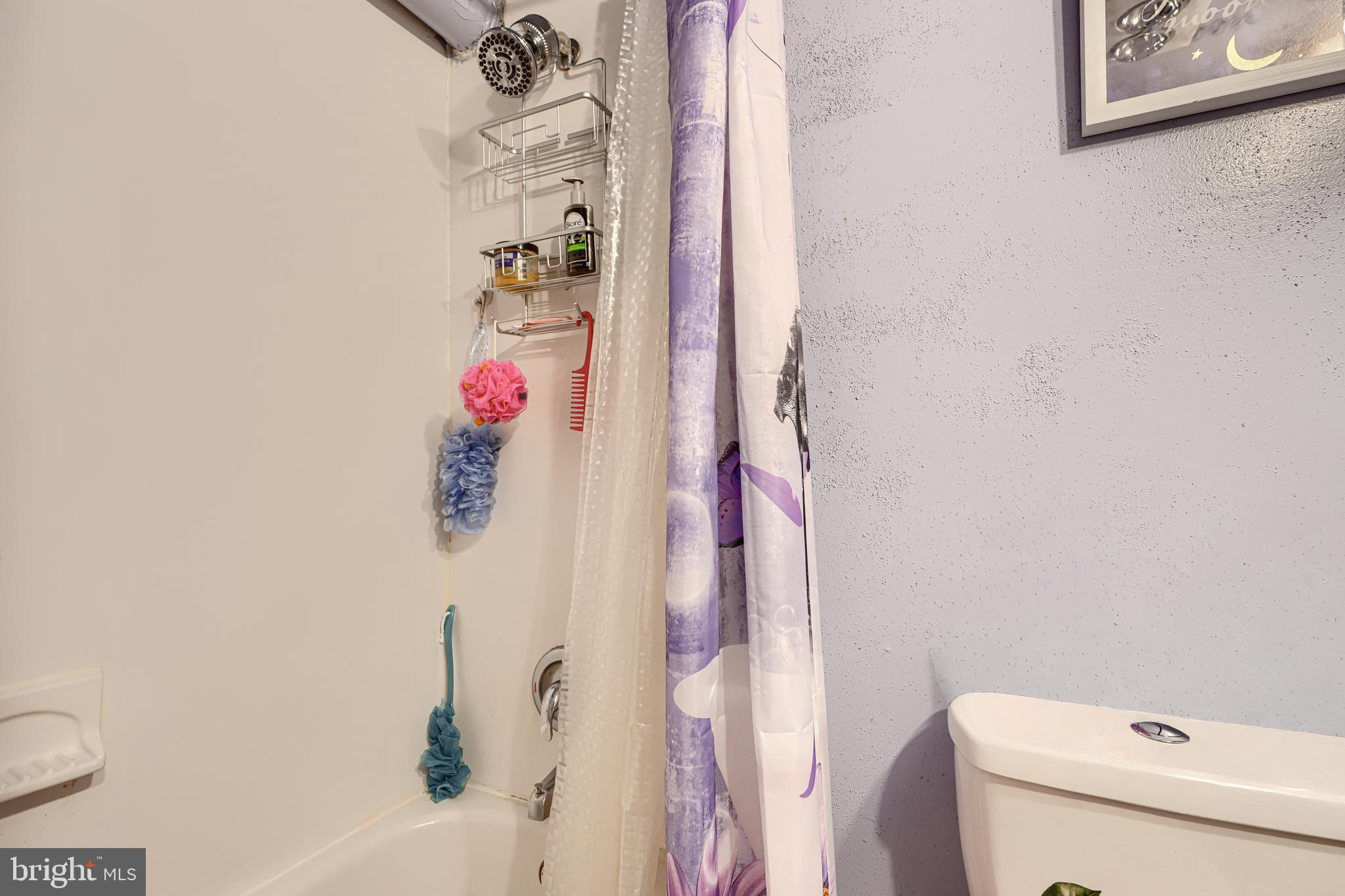 HOLLAND HILL - Residential