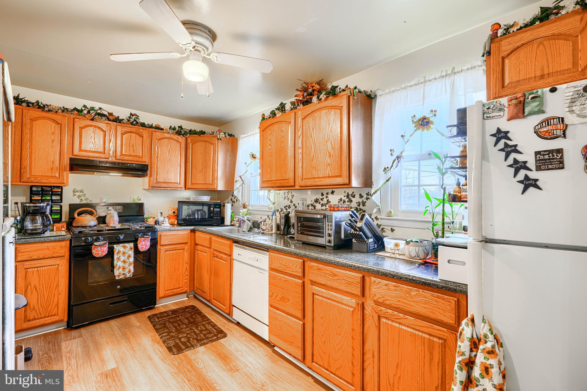 HOLLAND HILL - Residential