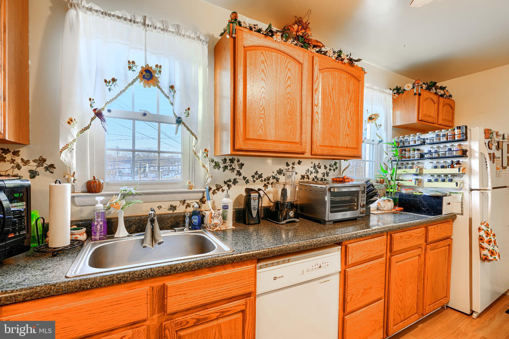 HOLLAND HILL - Residential