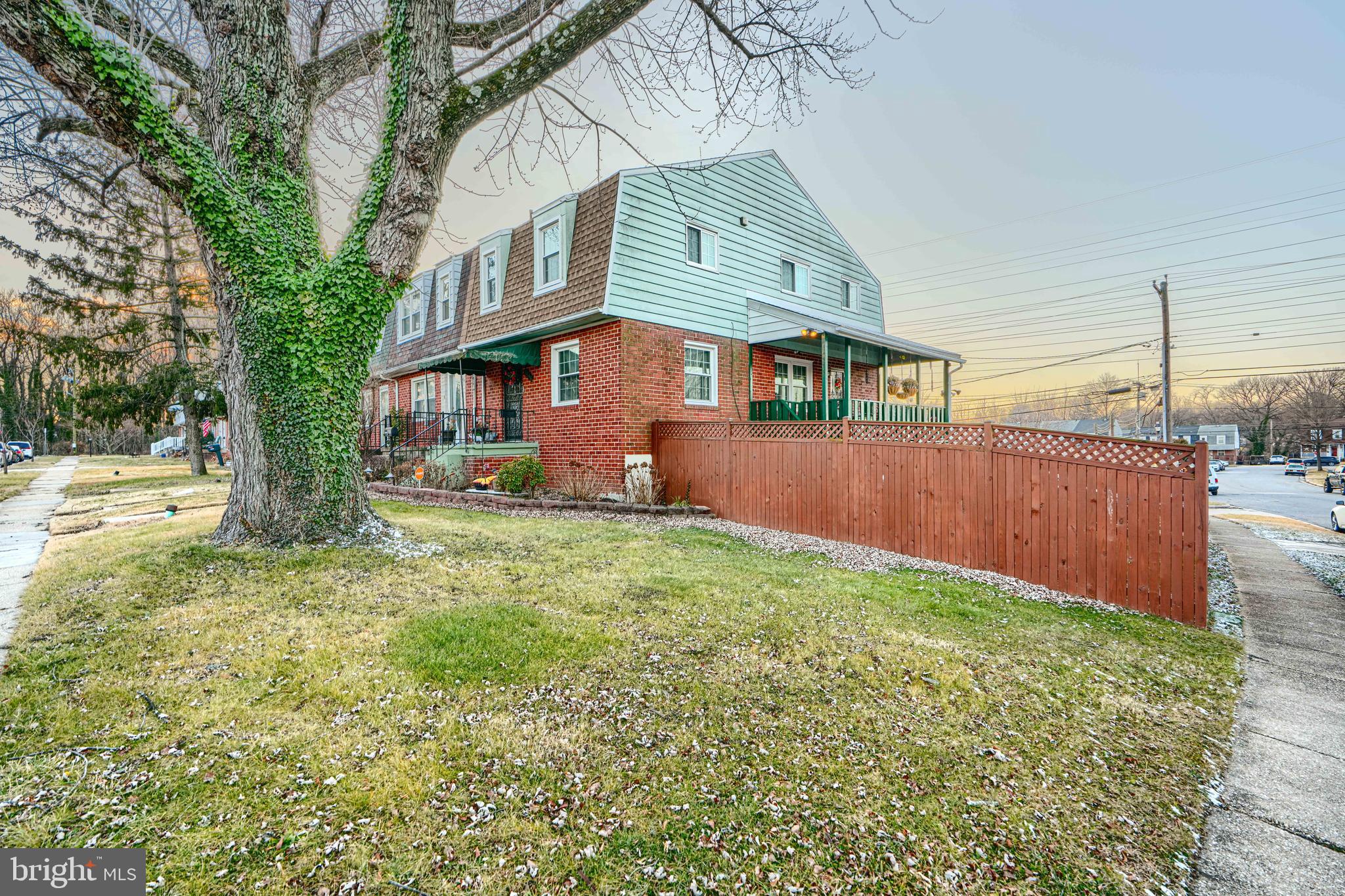 HOLLAND HILL - Residential