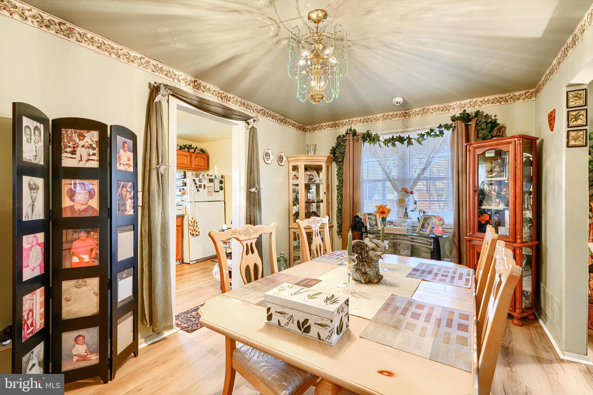 HOLLAND HILL - Residential