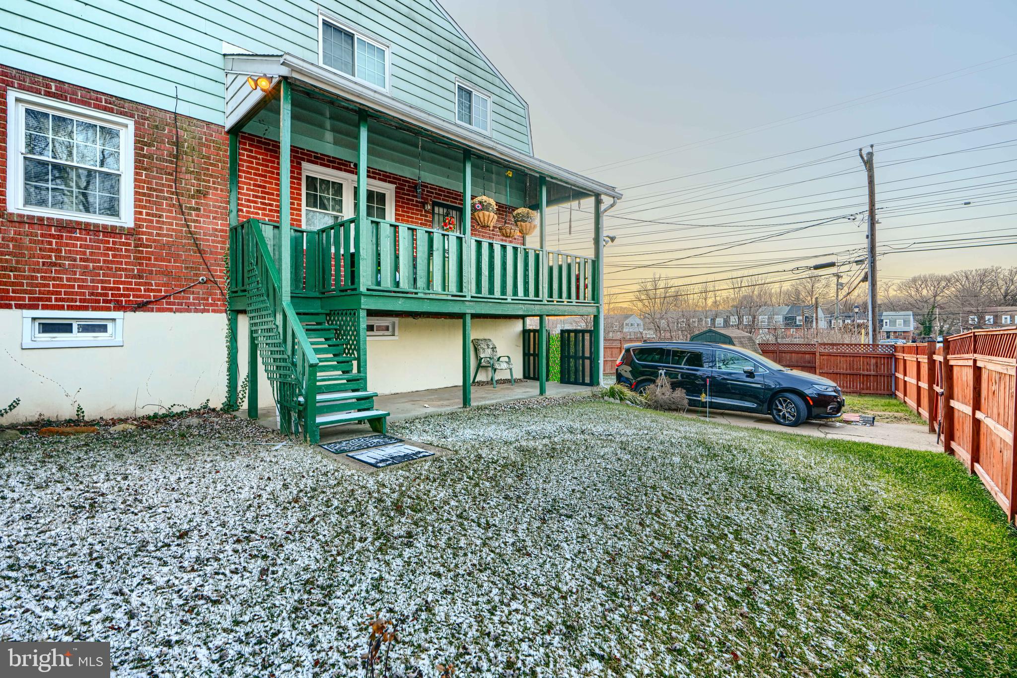 HOLLAND HILL - Residential