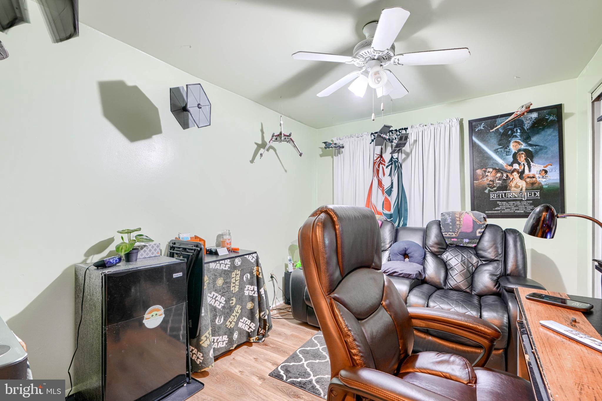 HOLLAND HILL - Residential