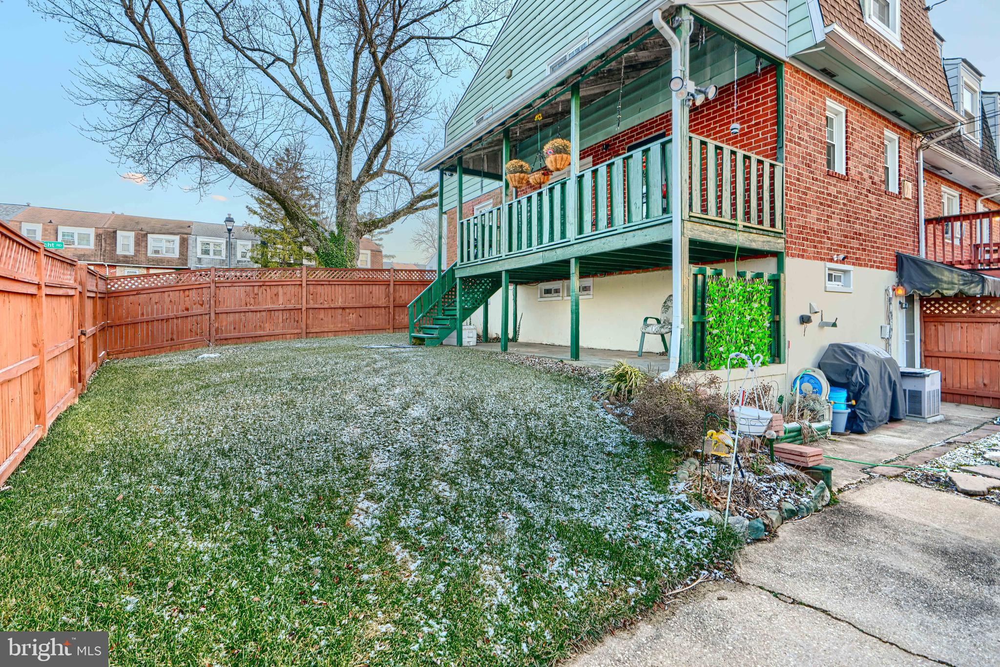 HOLLAND HILL - Residential