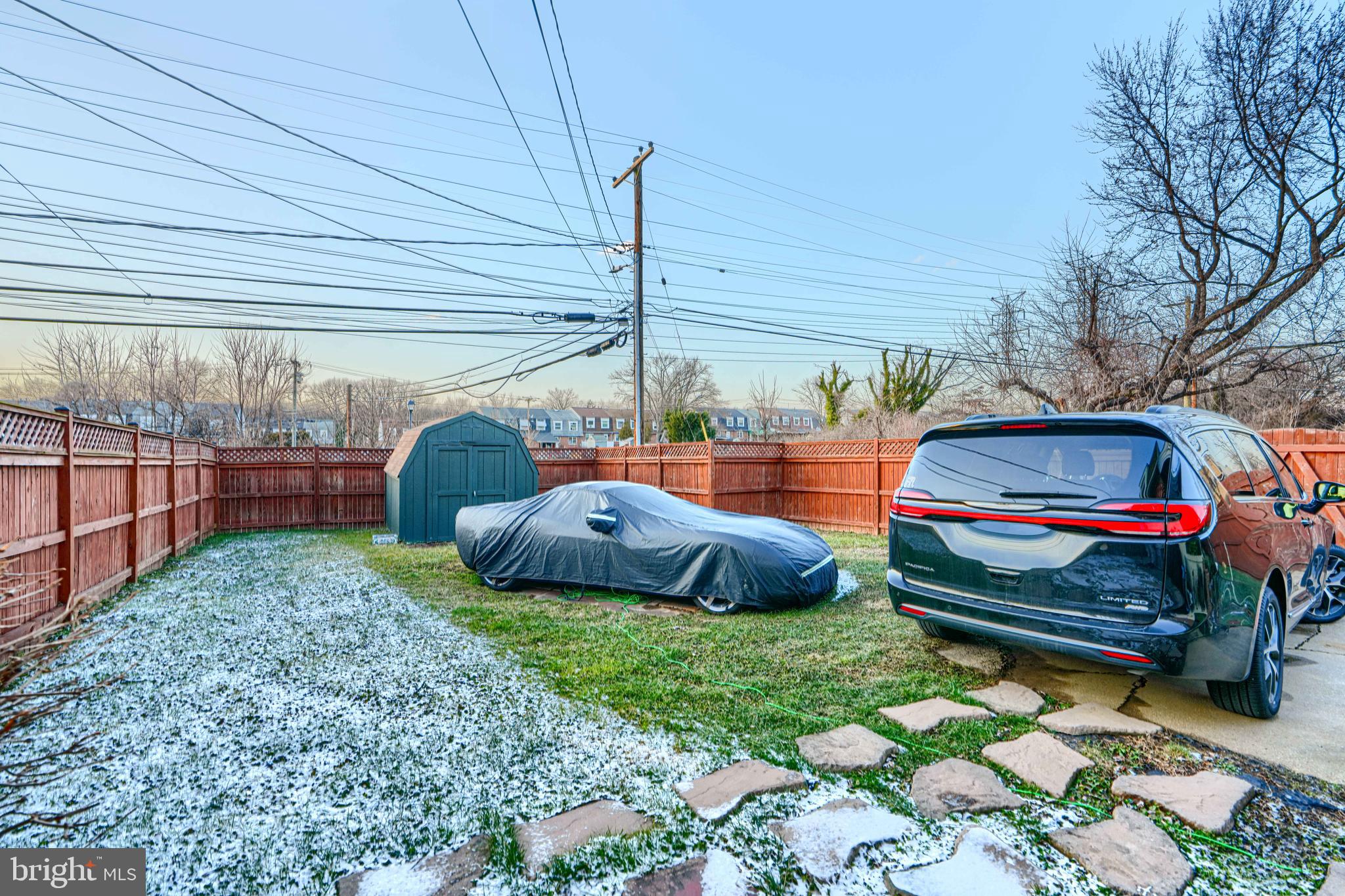 HOLLAND HILL - Residential