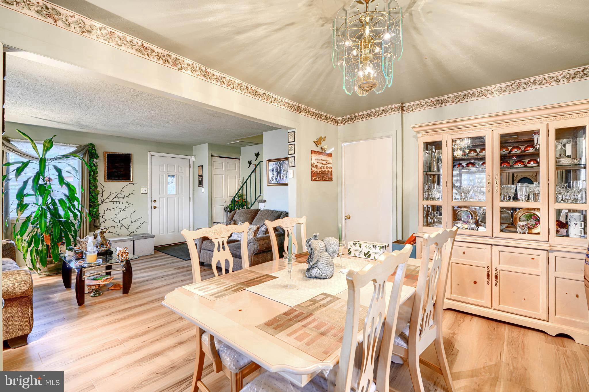 HOLLAND HILL - Residential