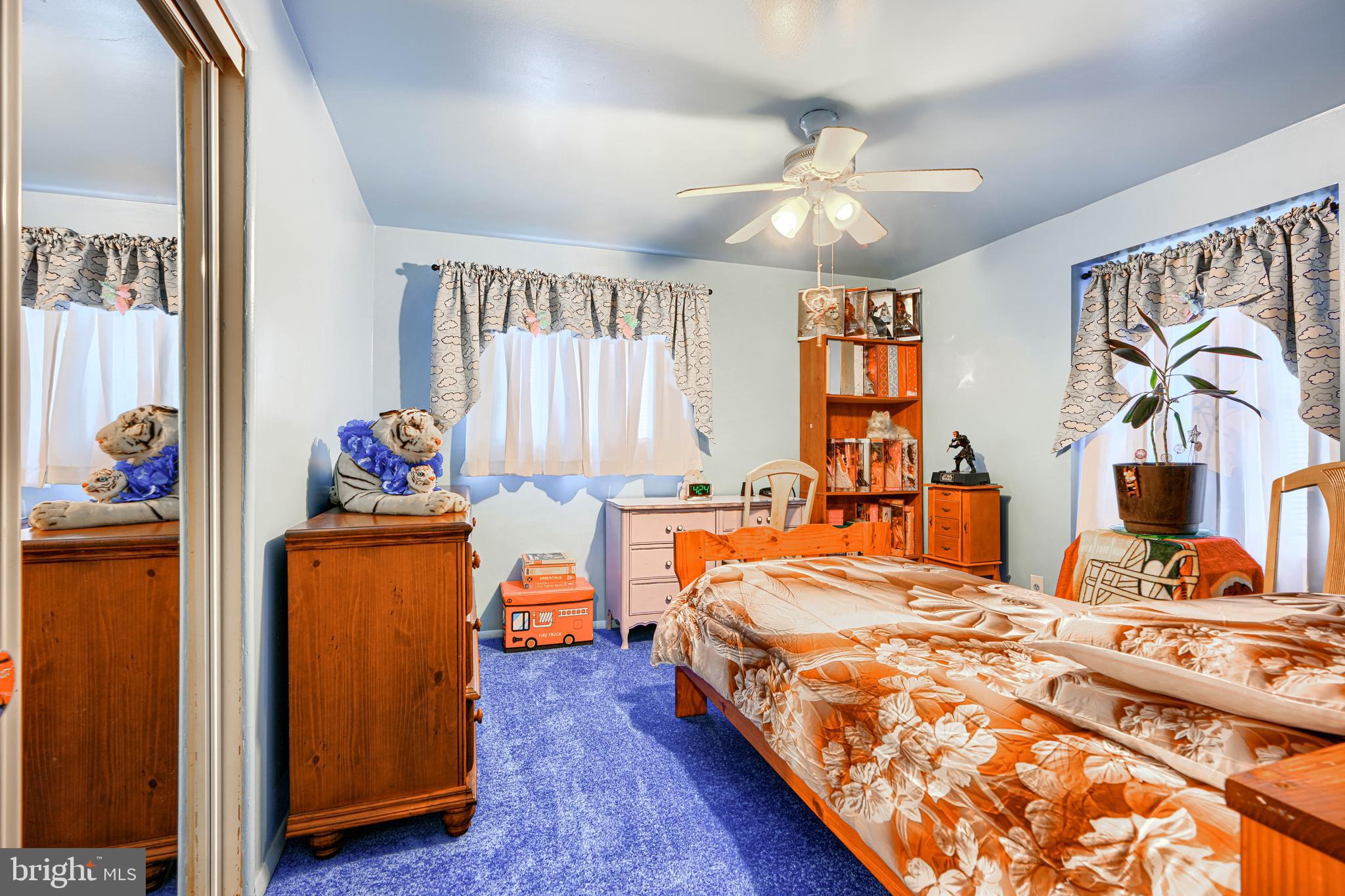 HOLLAND HILL - Residential