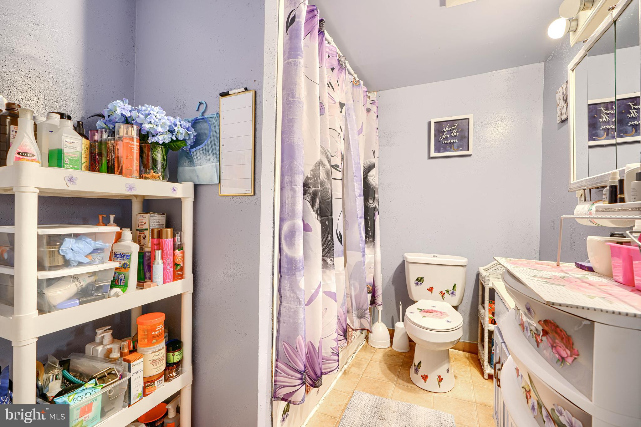 HOLLAND HILL - Residential