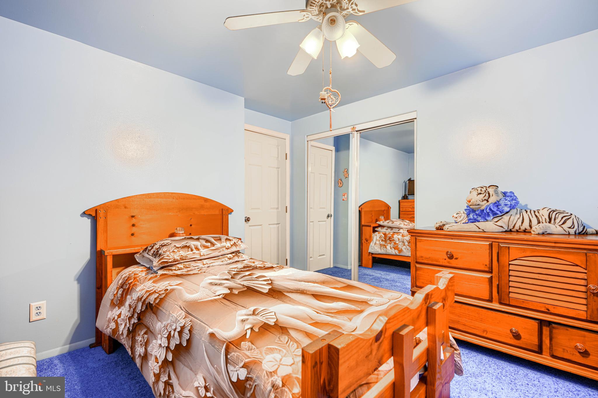 HOLLAND HILL - Residential