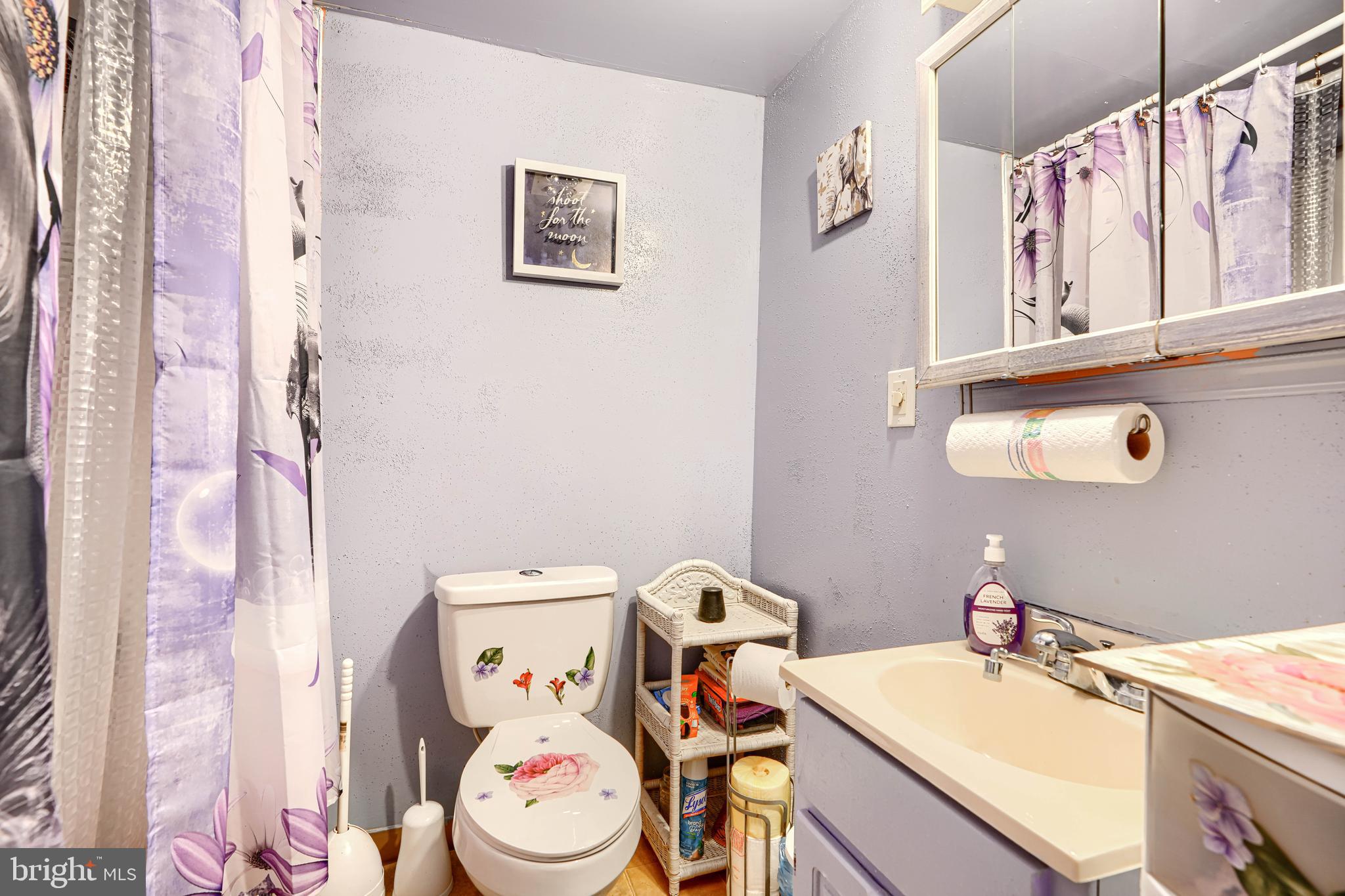 HOLLAND HILL - Residential