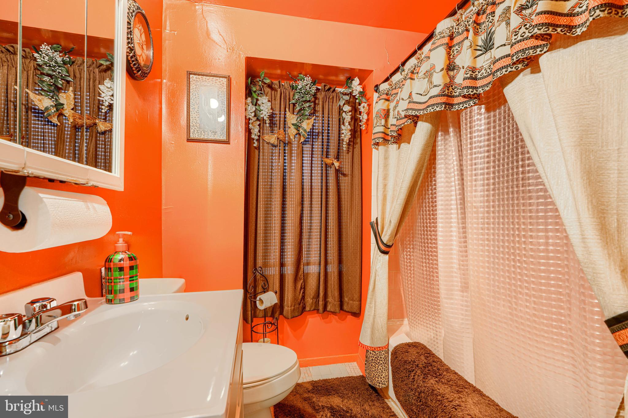 HOLLAND HILL - Residential