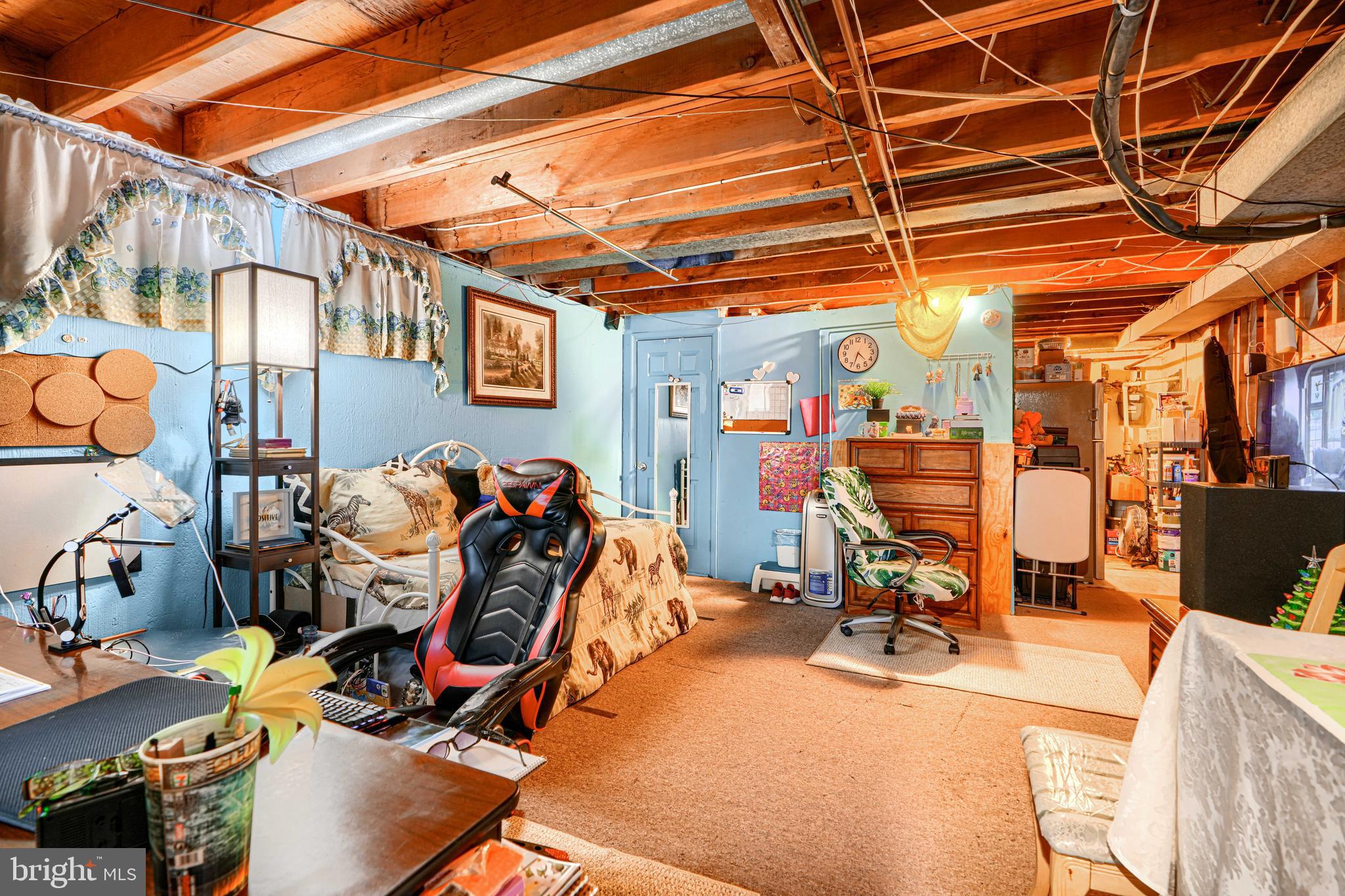 HOLLAND HILL - Residential