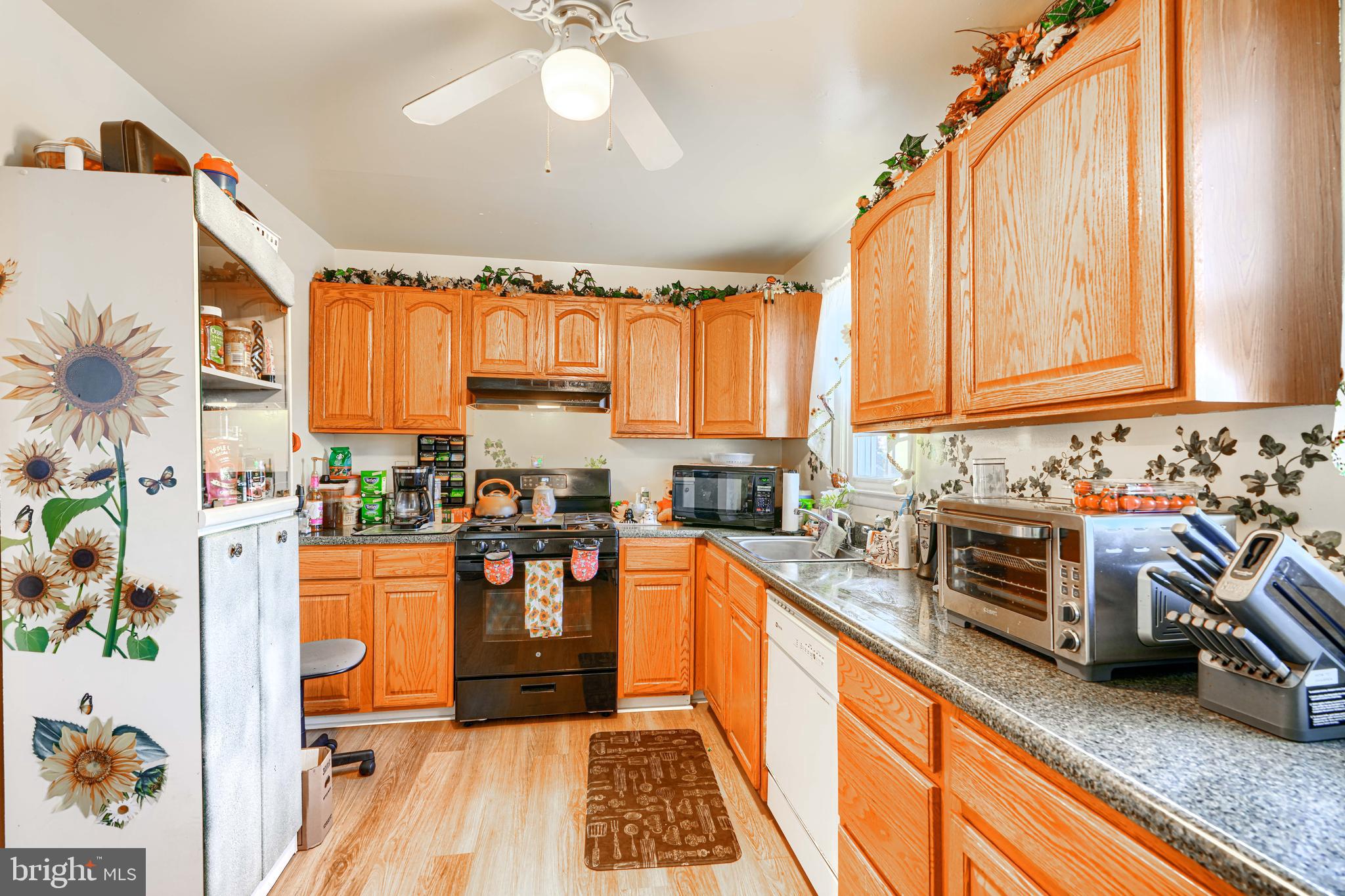 HOLLAND HILL - Residential