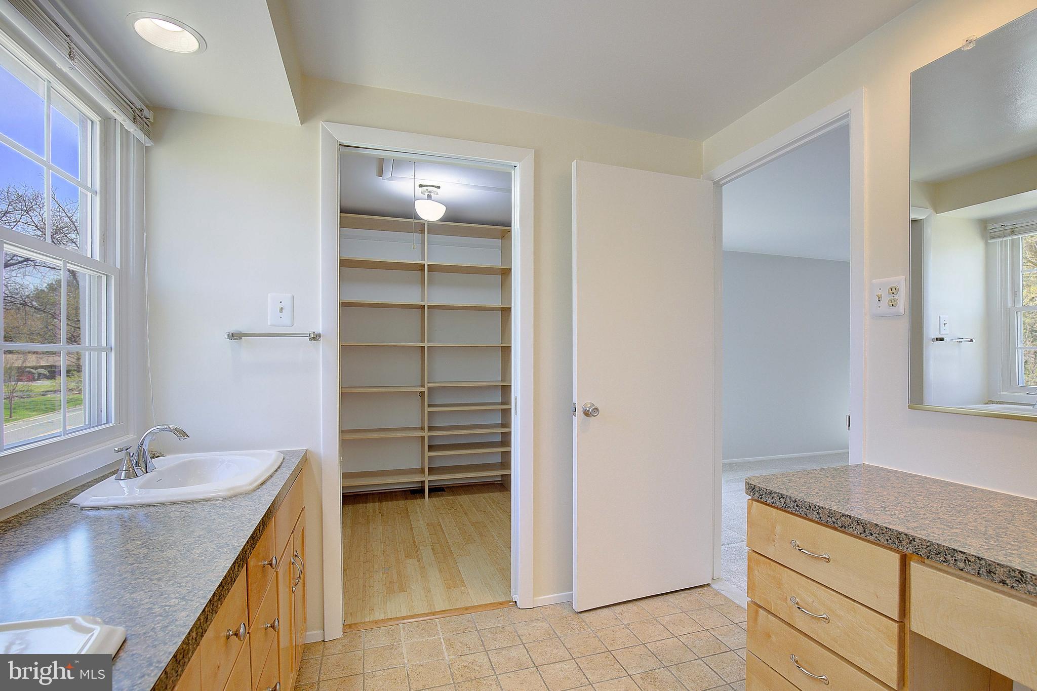 MONTPELIER - Residential