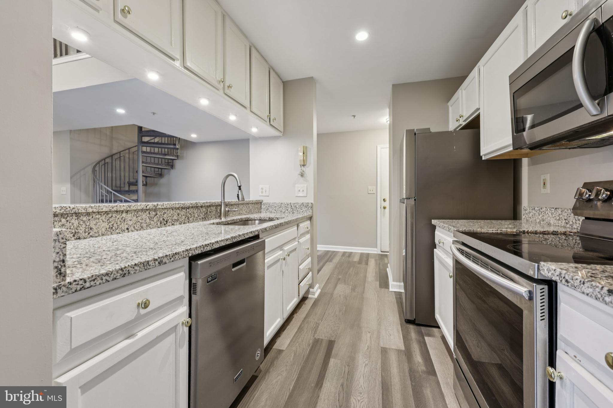 FAIRMONT - Residential