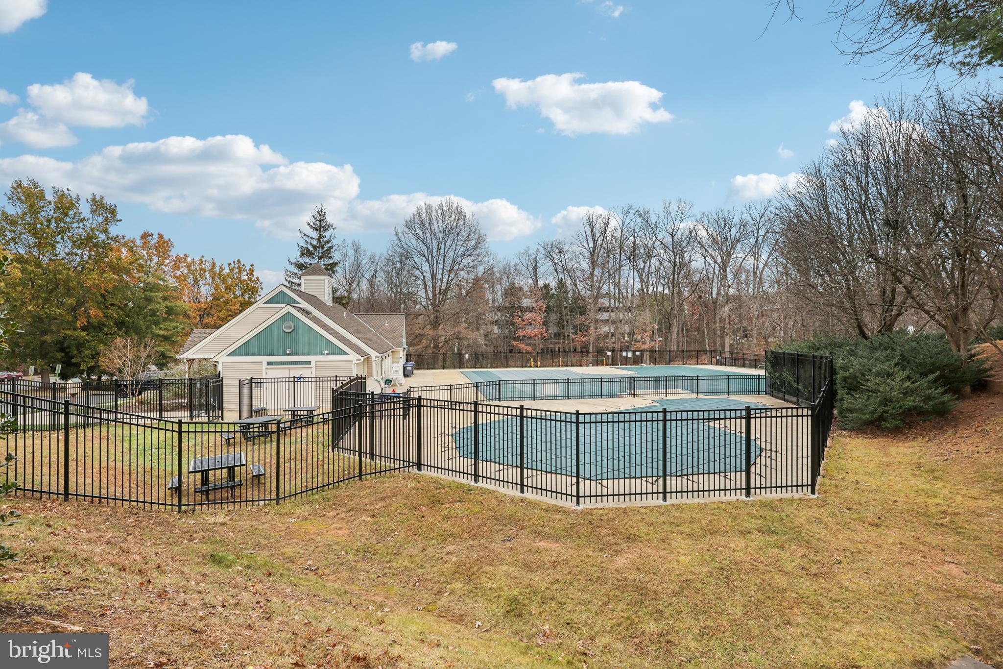 FAIRMONT - Residential