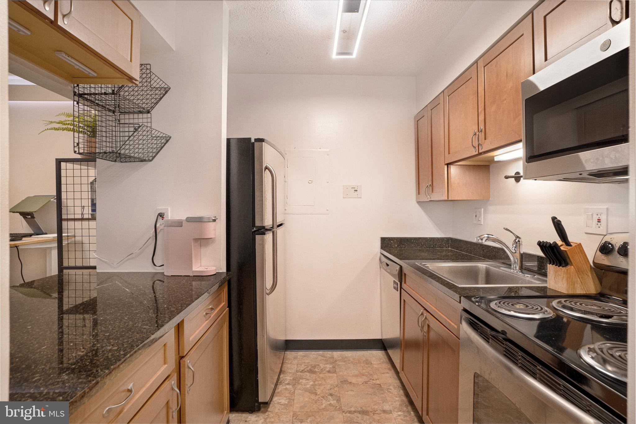 ENCORE OF MCLEAN - Residential