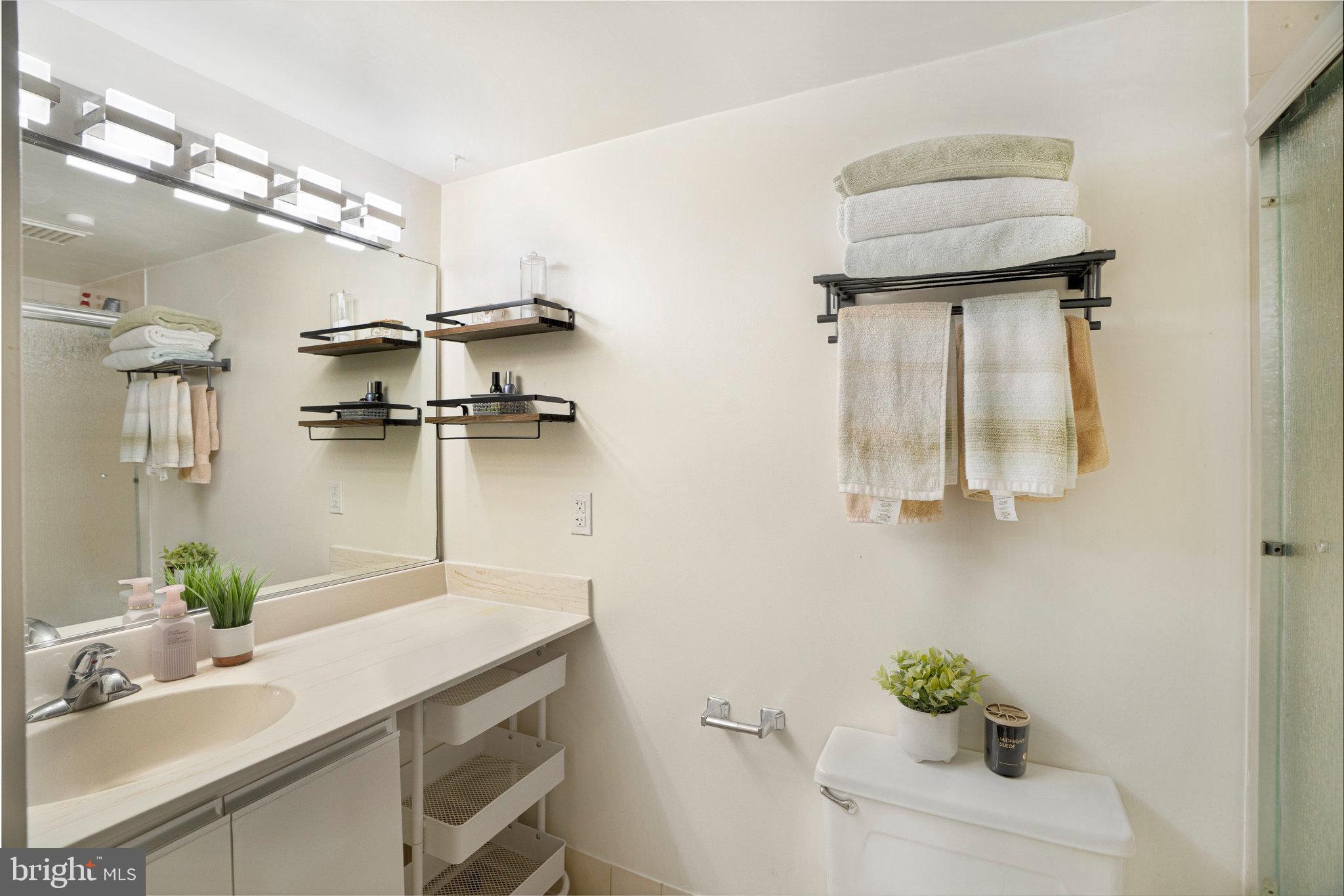 ENCORE OF MCLEAN - Residential