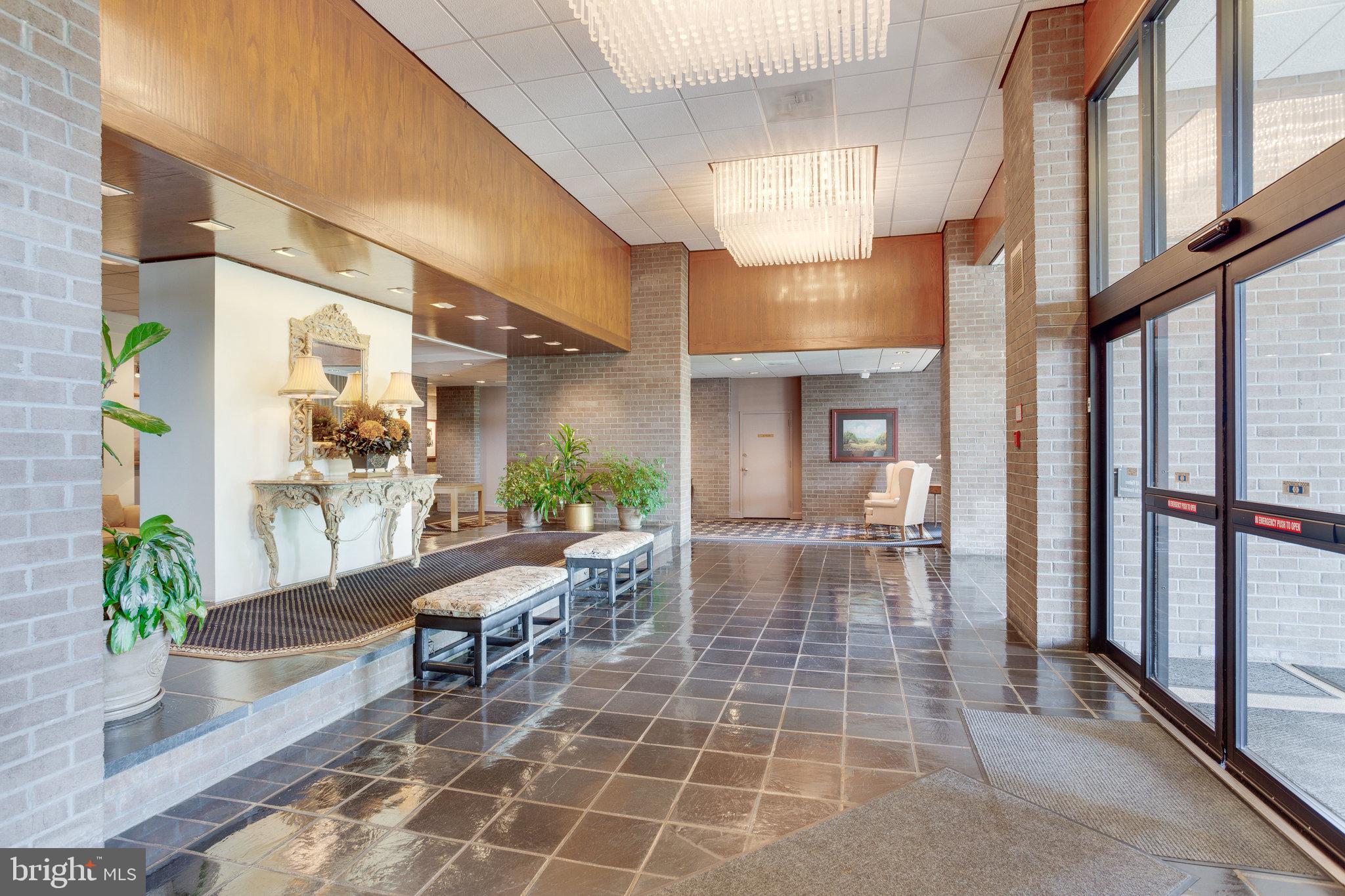 ENCORE OF MCLEAN - Residential