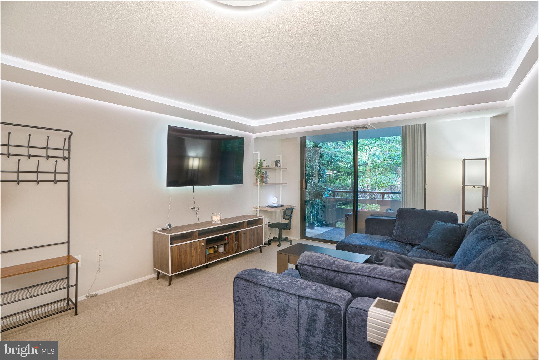 ENCORE OF MCLEAN - Residential