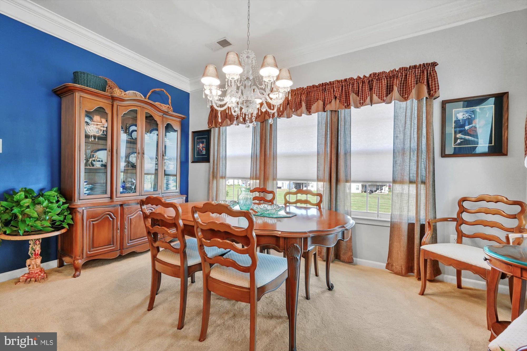 ROUND HILL - Residential