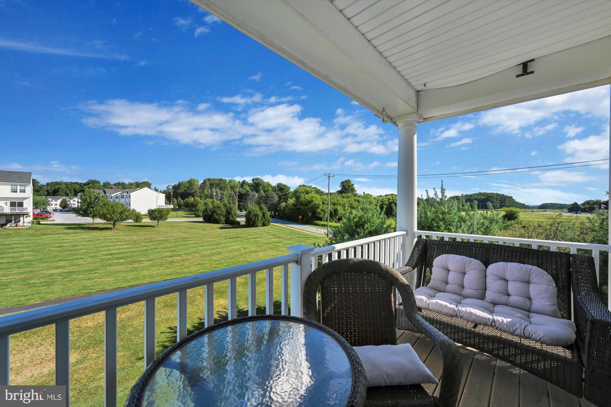 ROUND HILL - Residential