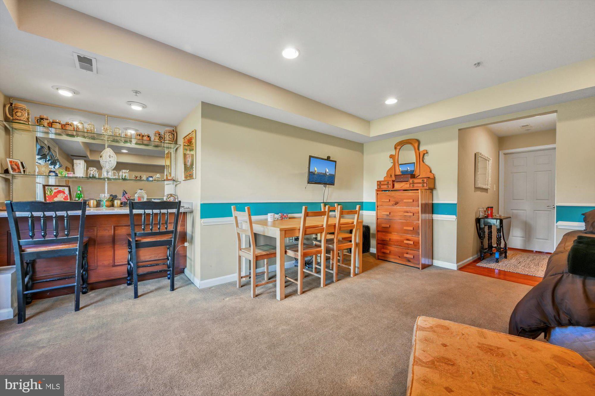 ROUND HILL - Residential