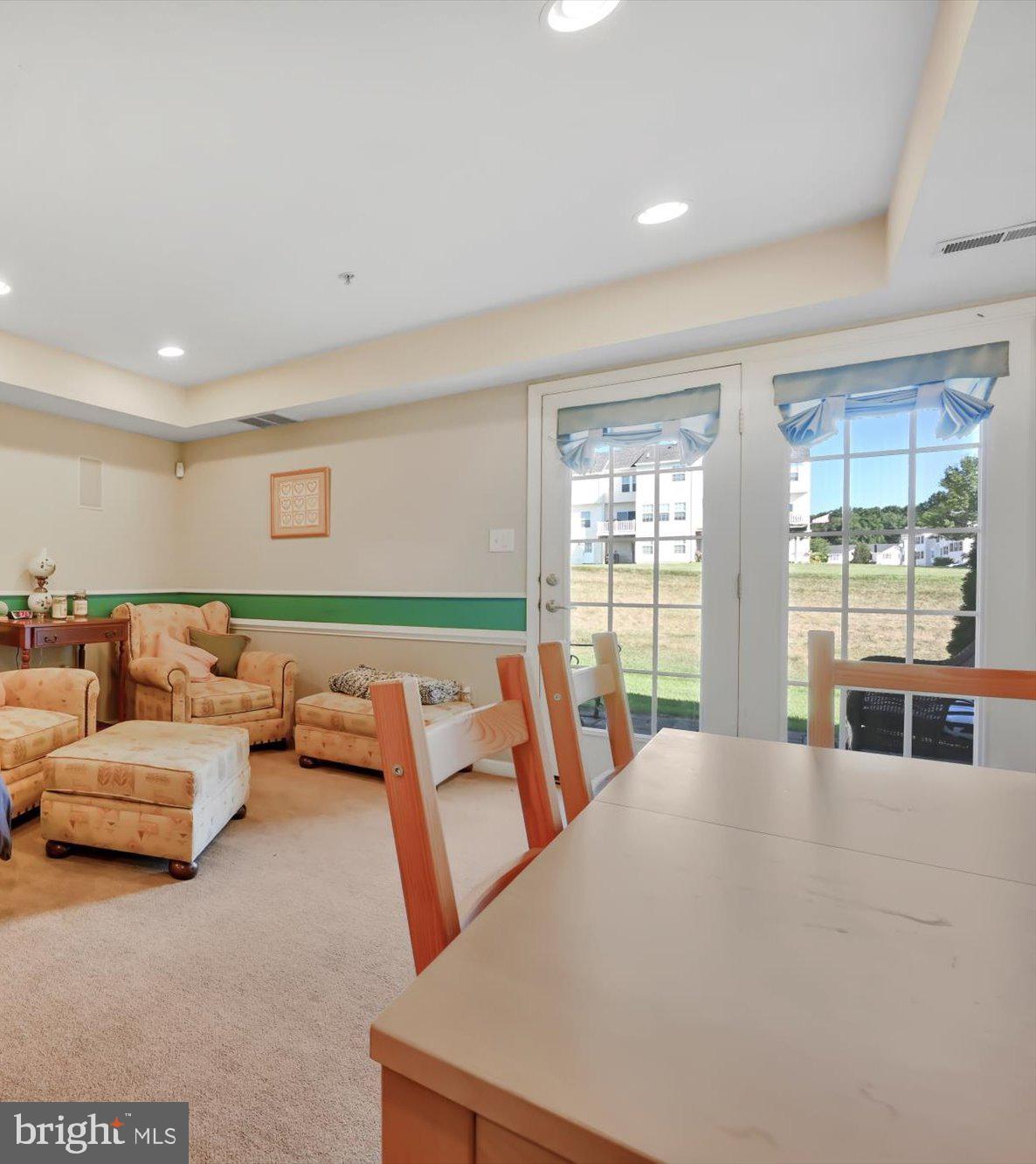 ROUND HILL - Residential