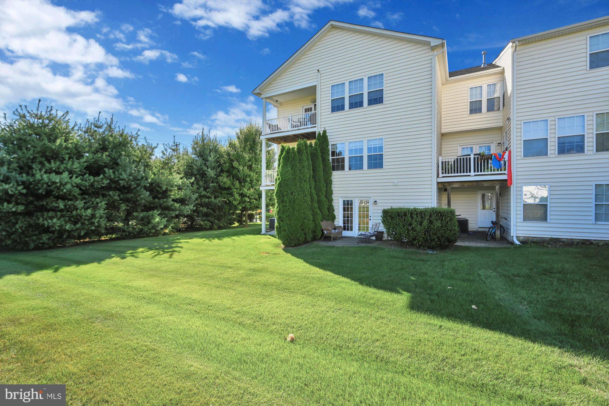 ROUND HILL - Residential