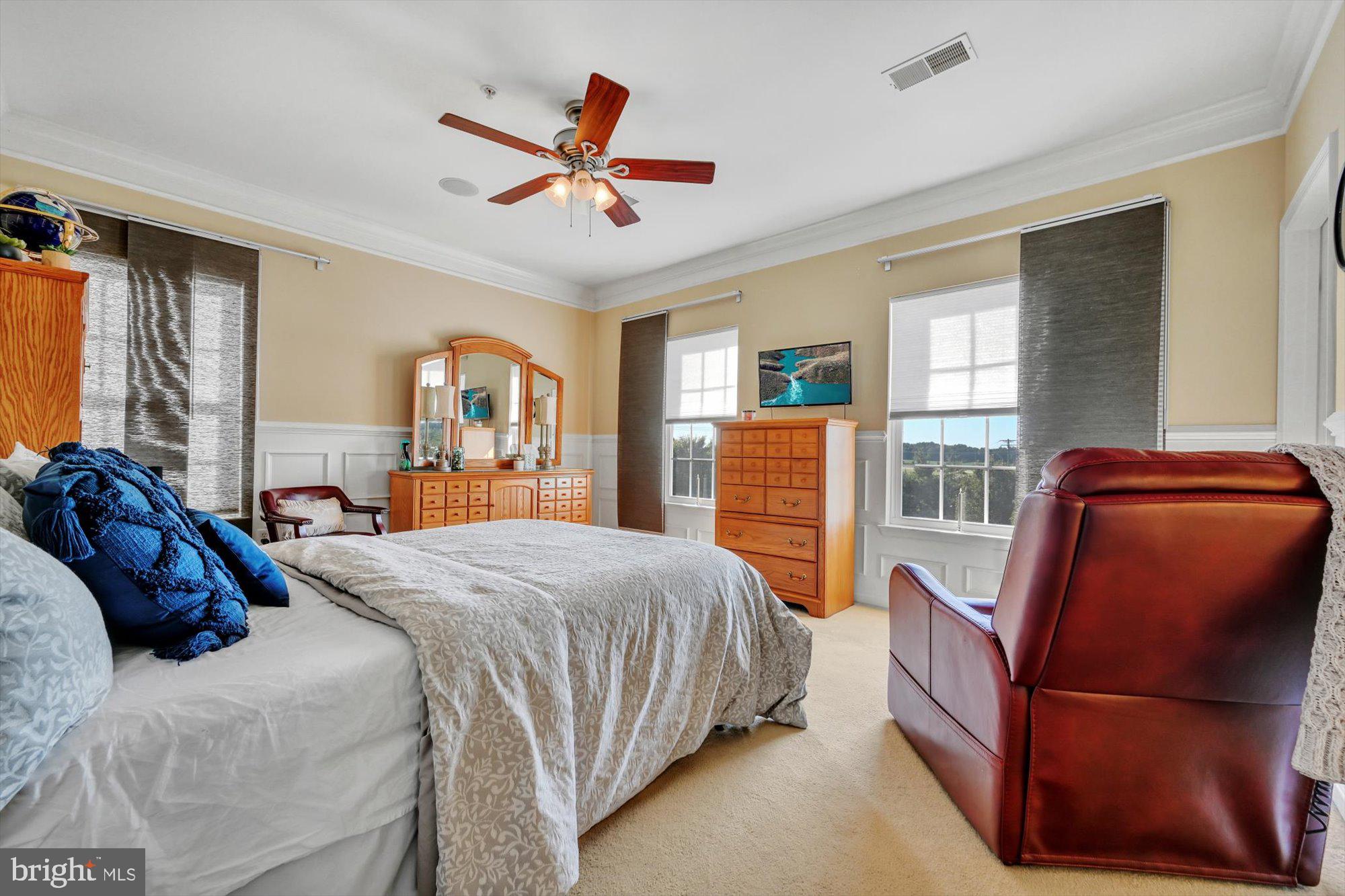 ROUND HILL - Residential