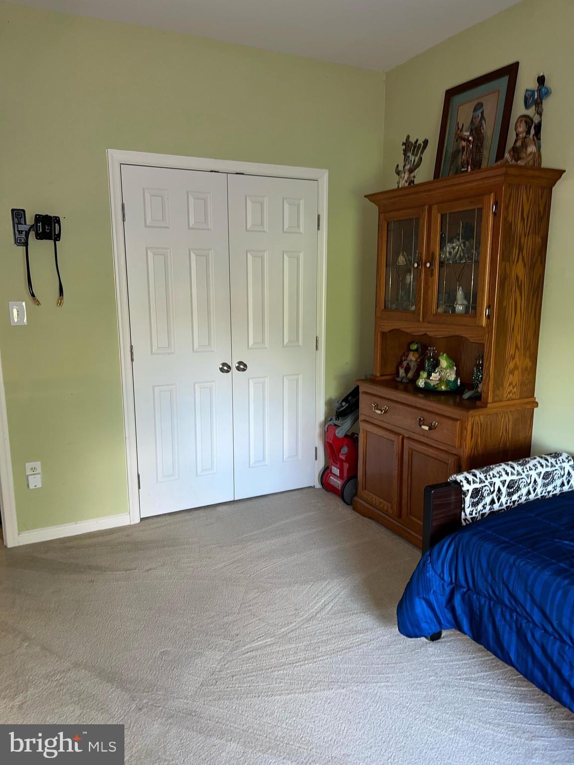 ROUND HILL - Residential