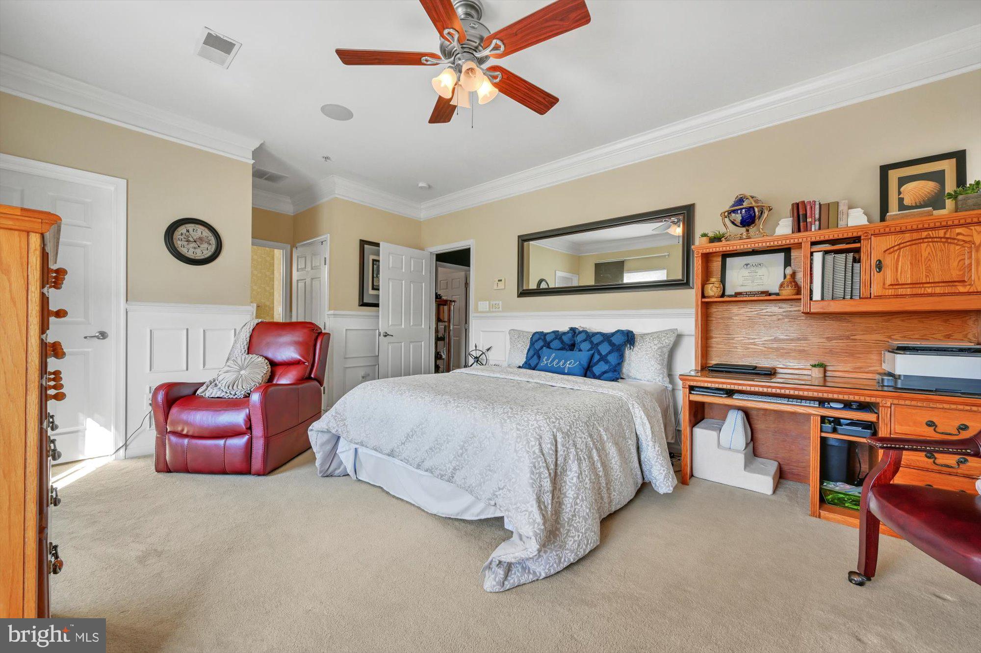 ROUND HILL - Residential