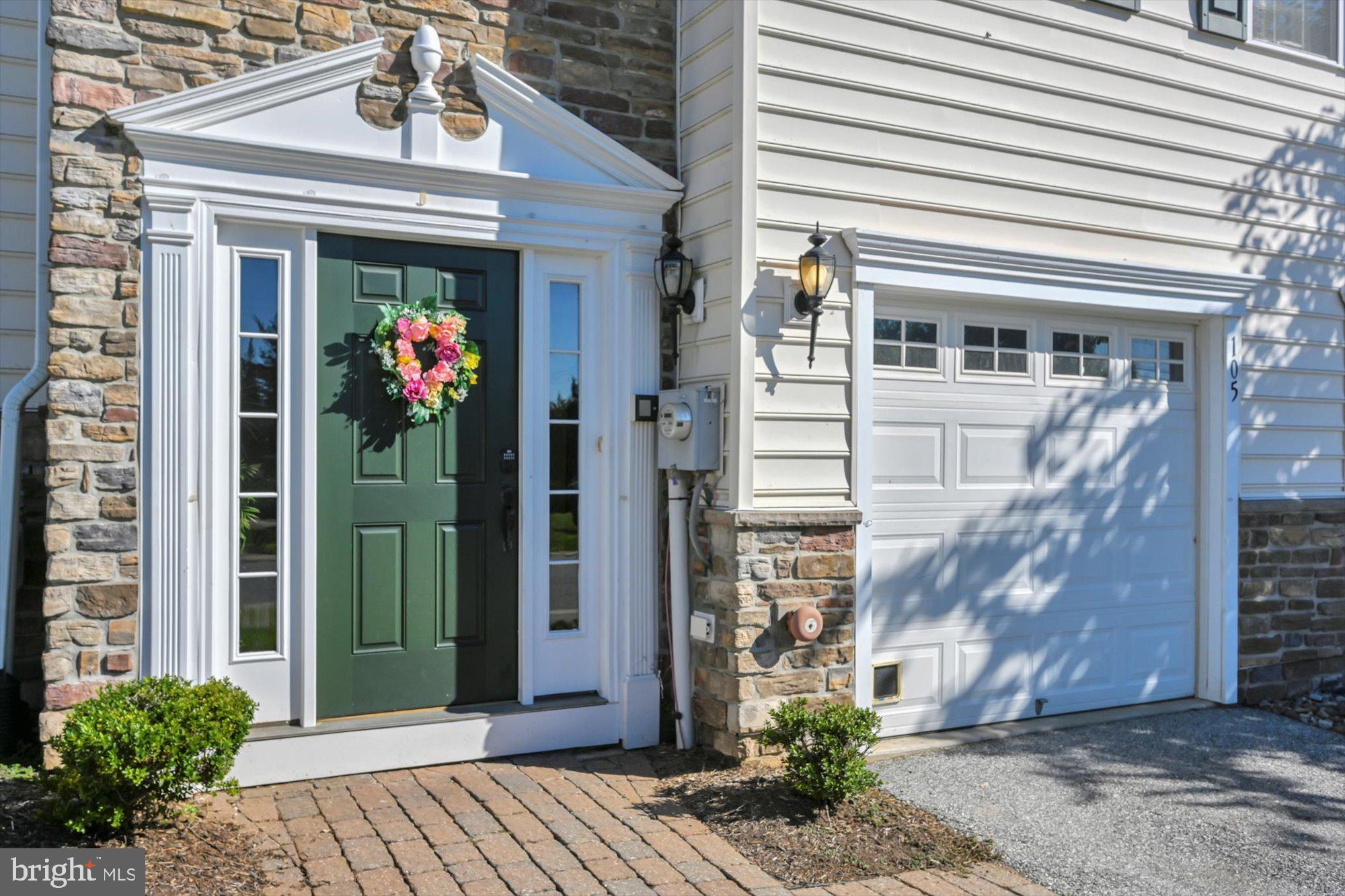 ROUND HILL - Residential