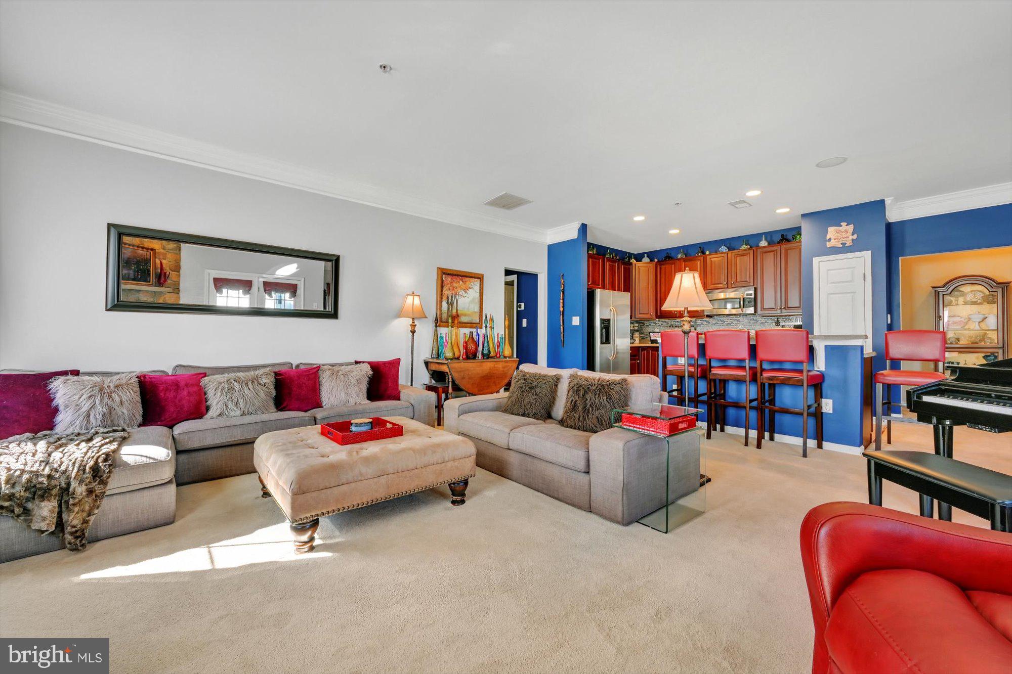 ROUND HILL - Residential