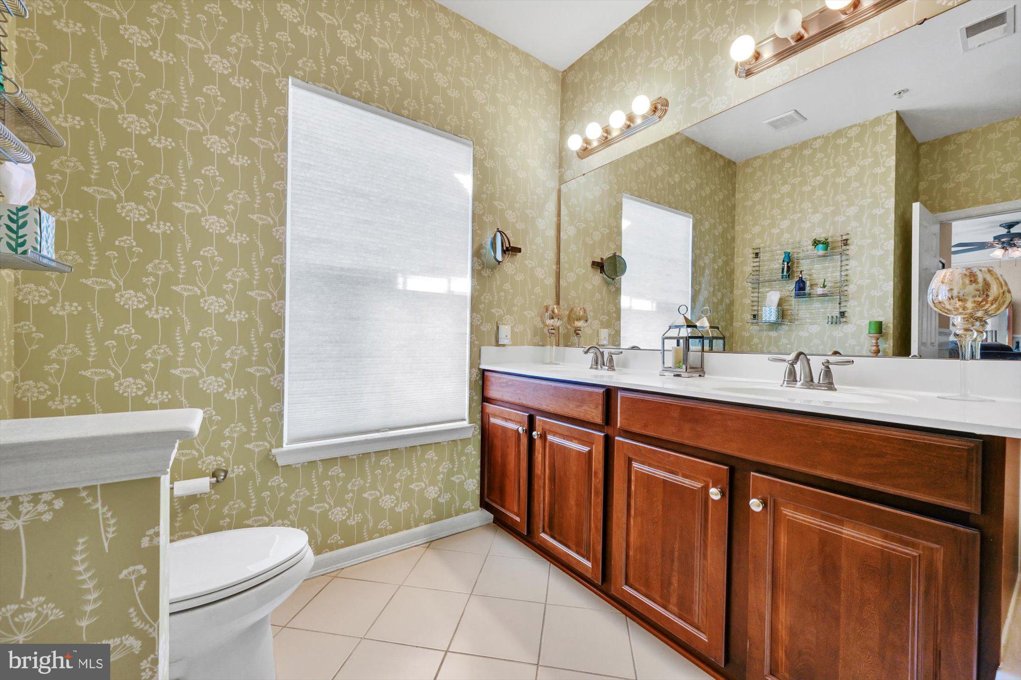 ROUND HILL - Residential