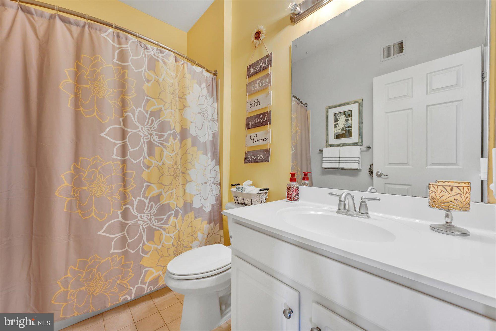 ROUND HILL - Residential