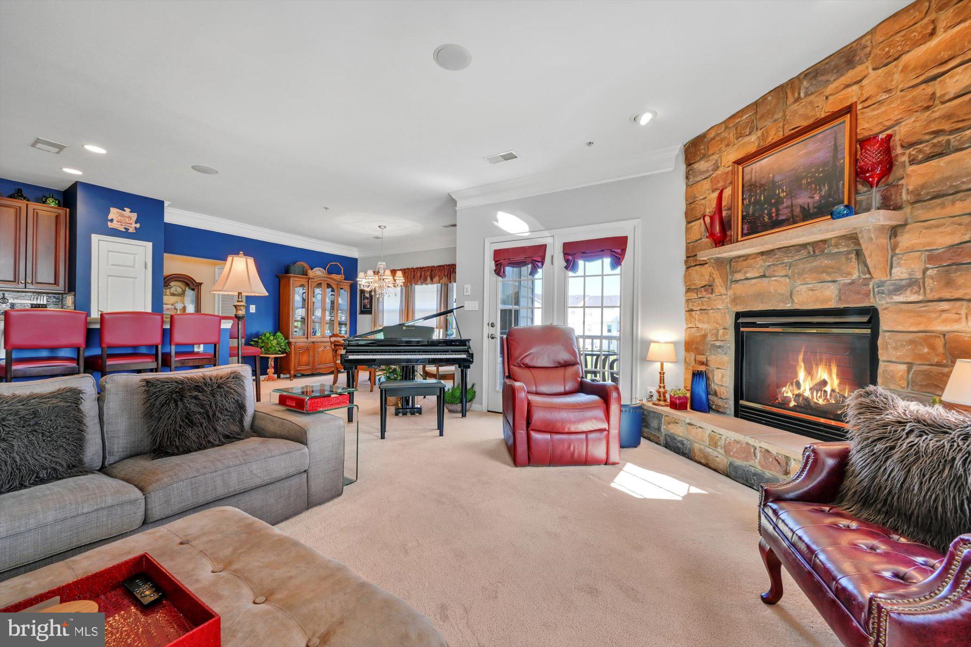 ROUND HILL - Residential