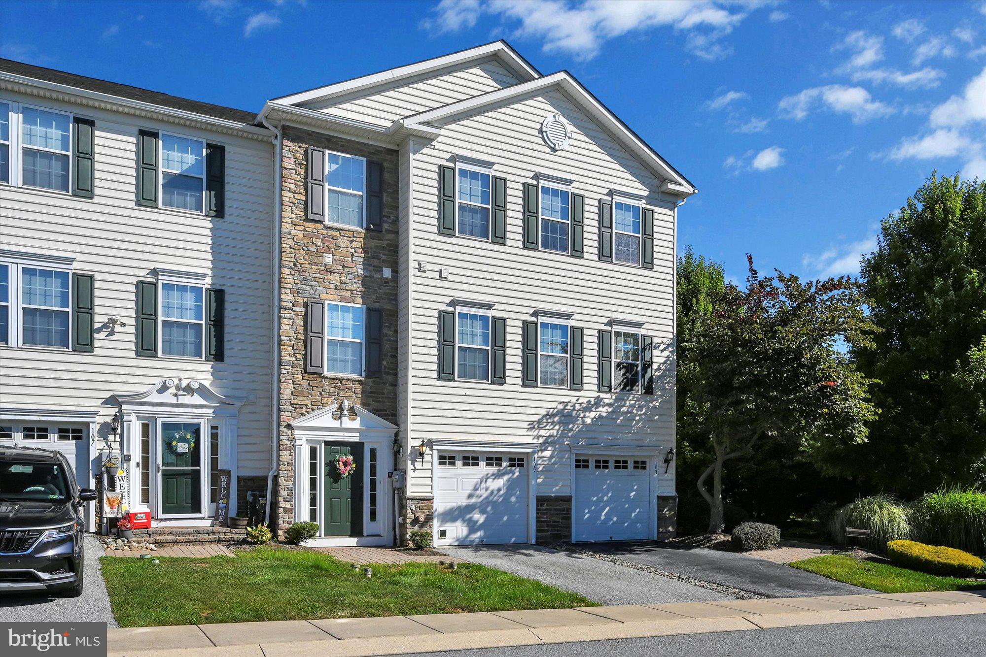 ROUND HILL - Residential