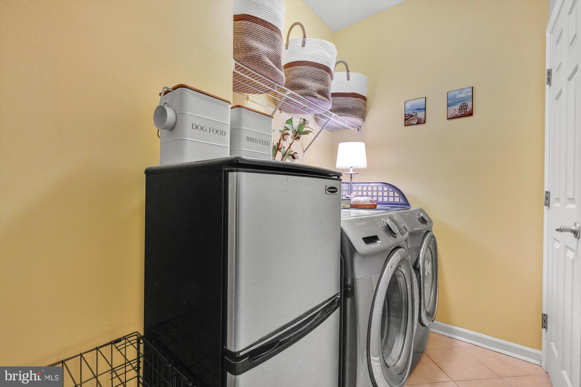 ROUND HILL - Residential