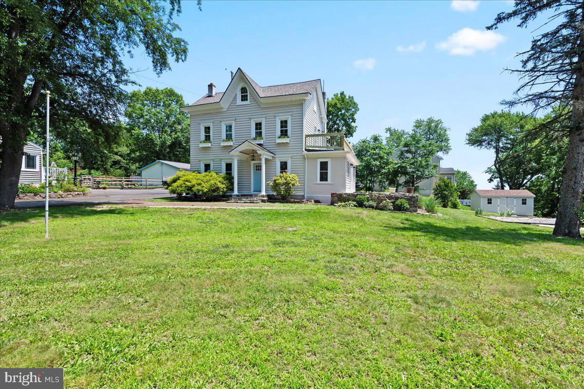 802 COLLEGEVILLE ROAD