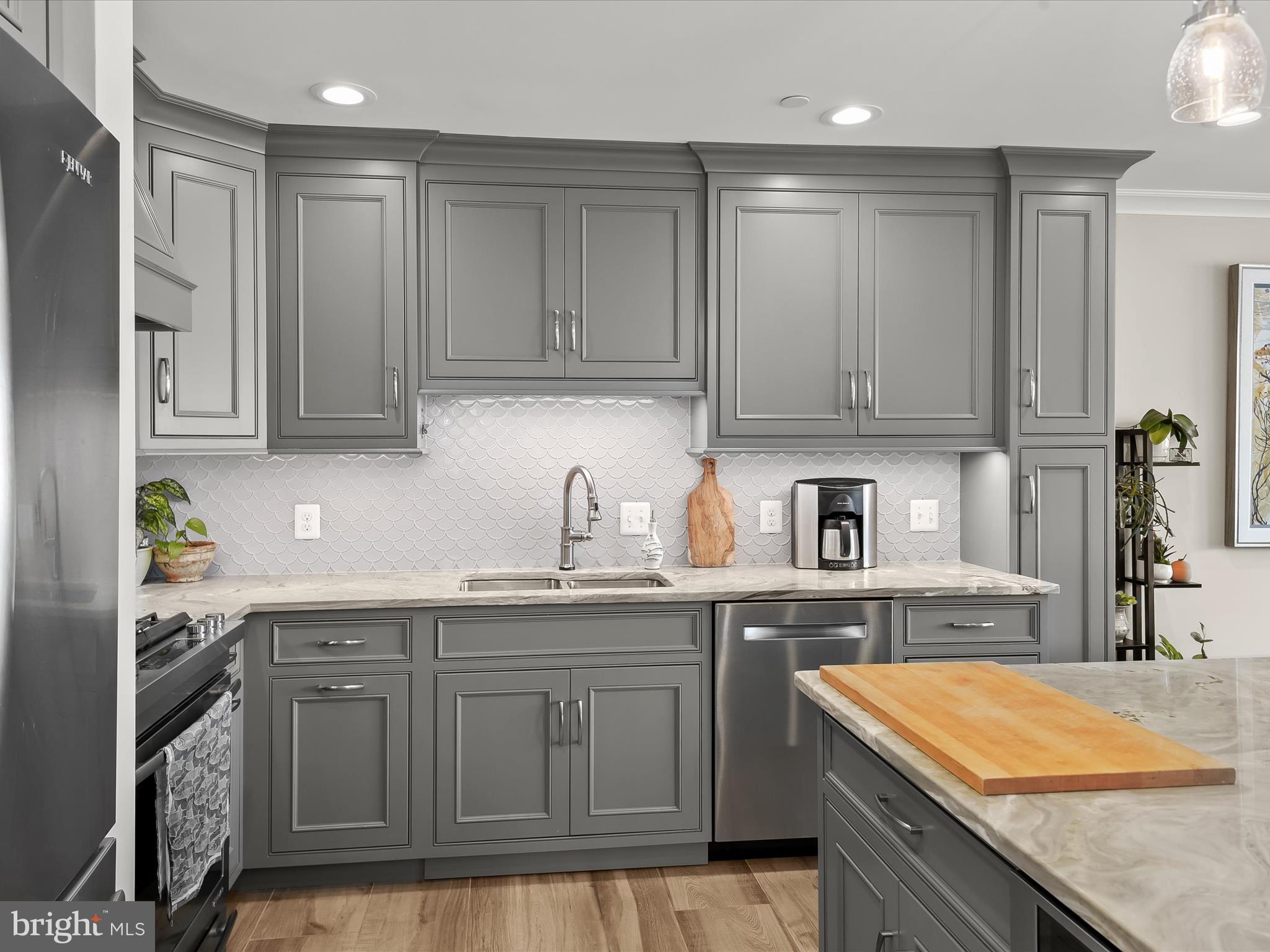 SOUTHGATE HARBOR - Residential