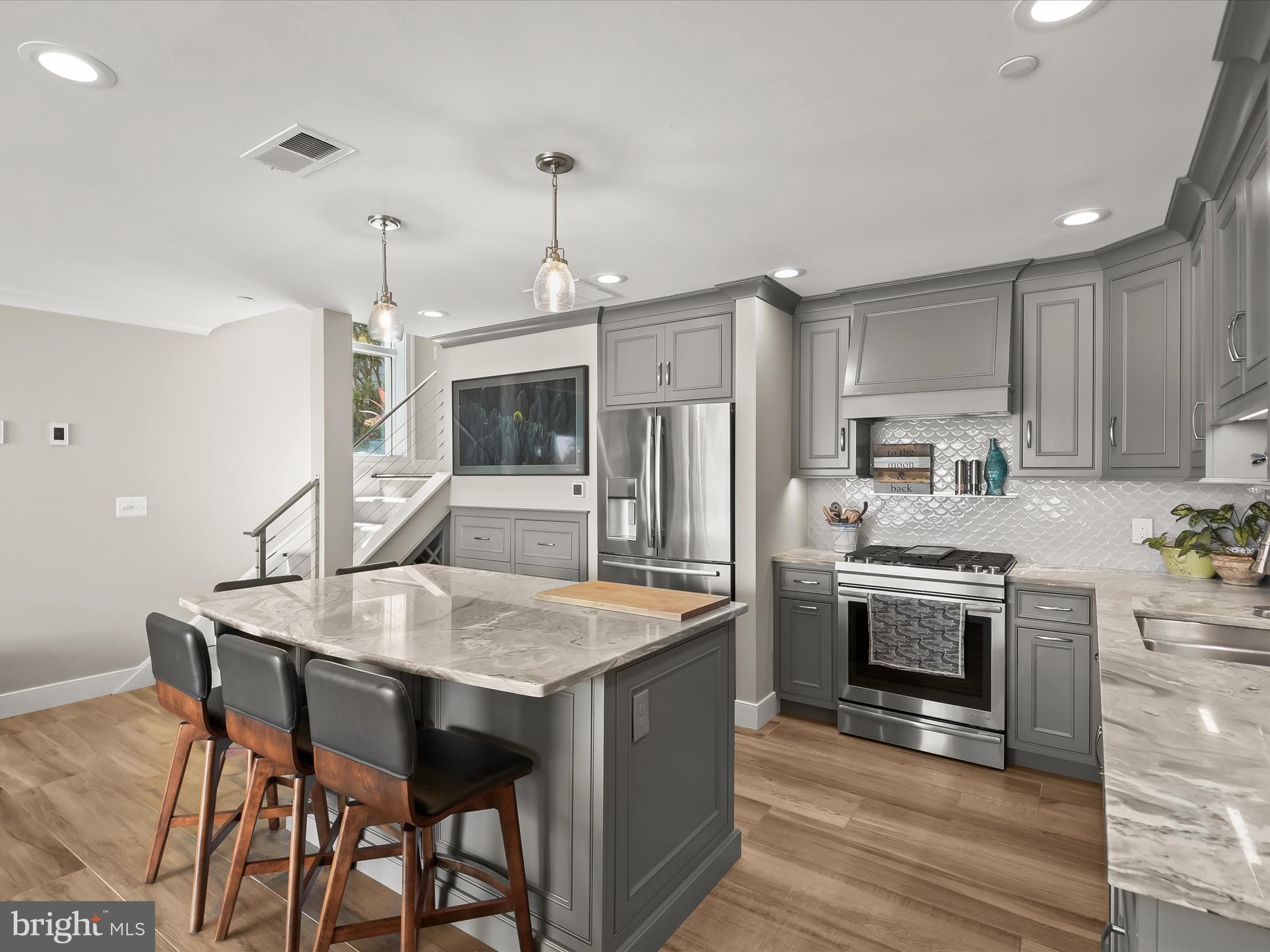 SOUTHGATE HARBOR - Residential