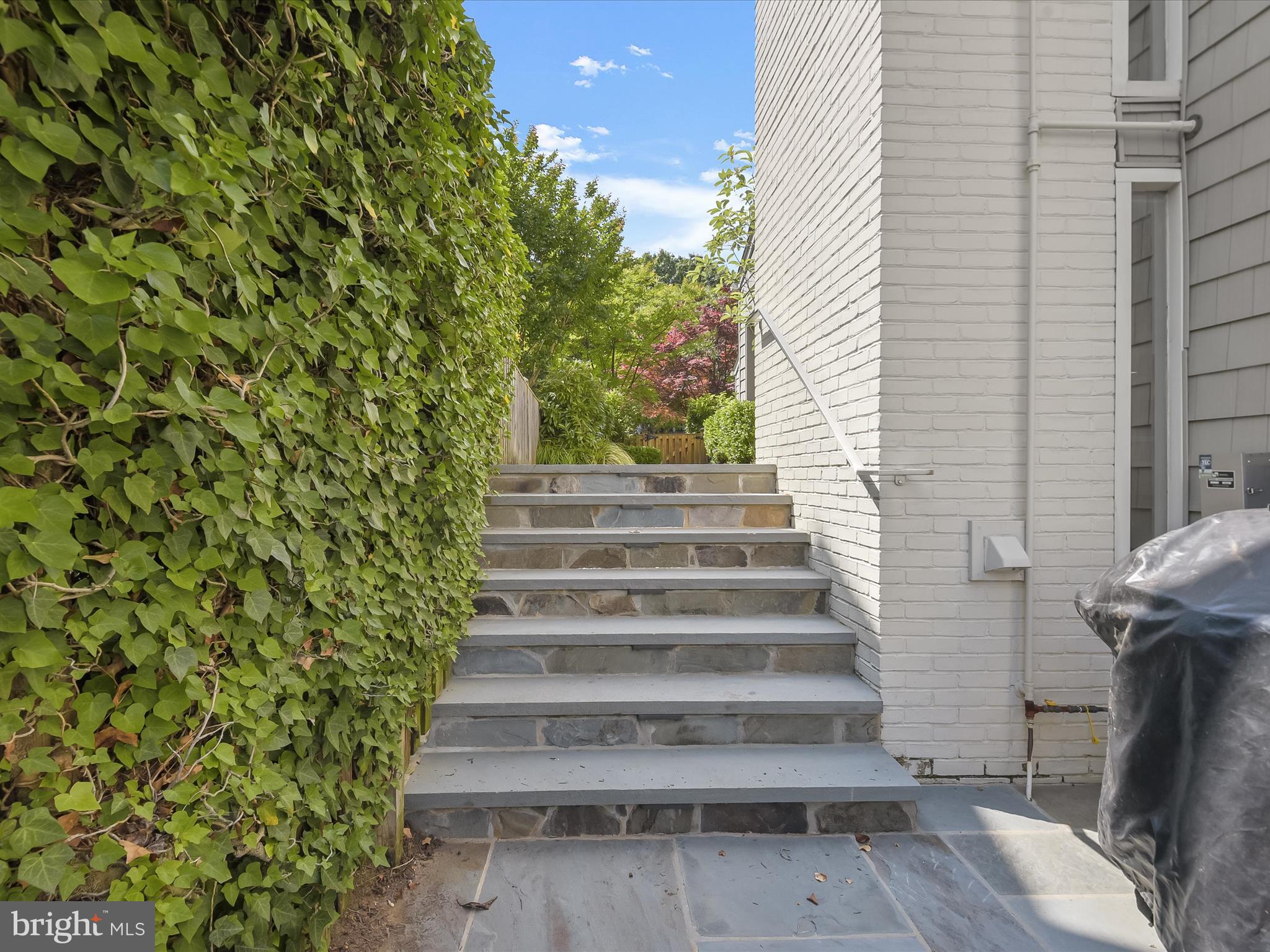 SOUTHGATE HARBOR - Residential