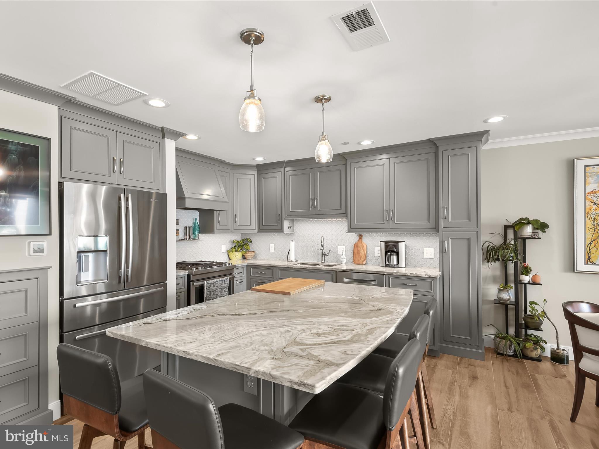 SOUTHGATE HARBOR - Residential