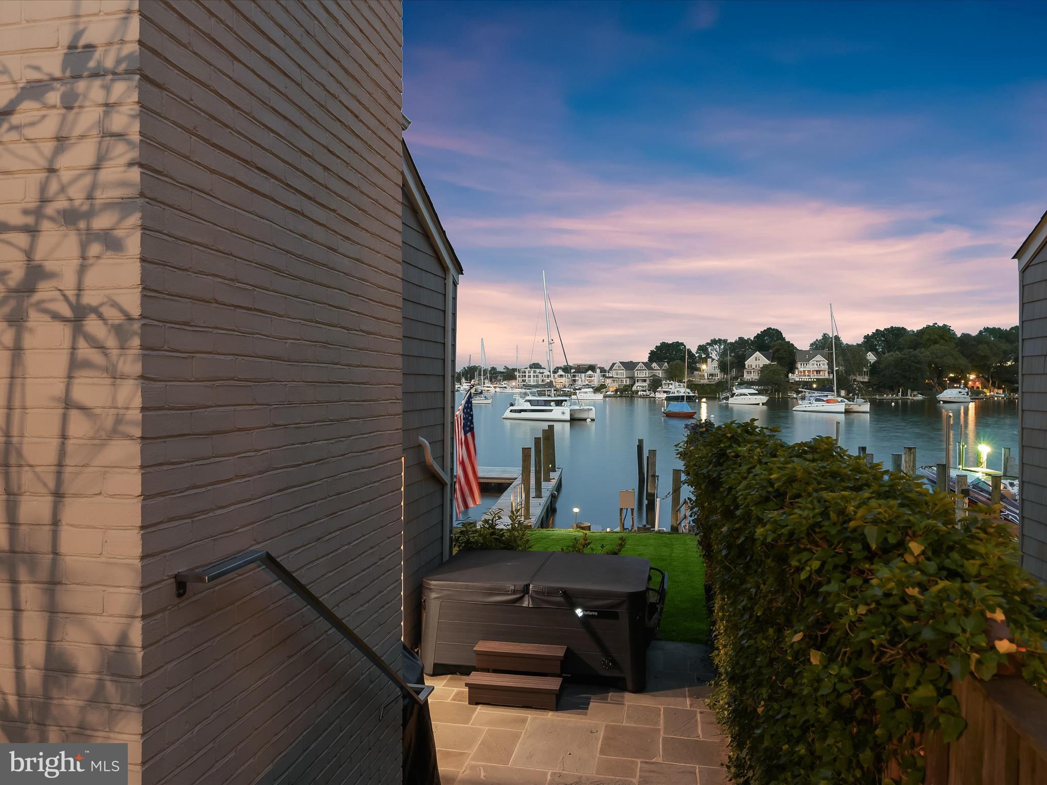 SOUTHGATE HARBOR - Residential