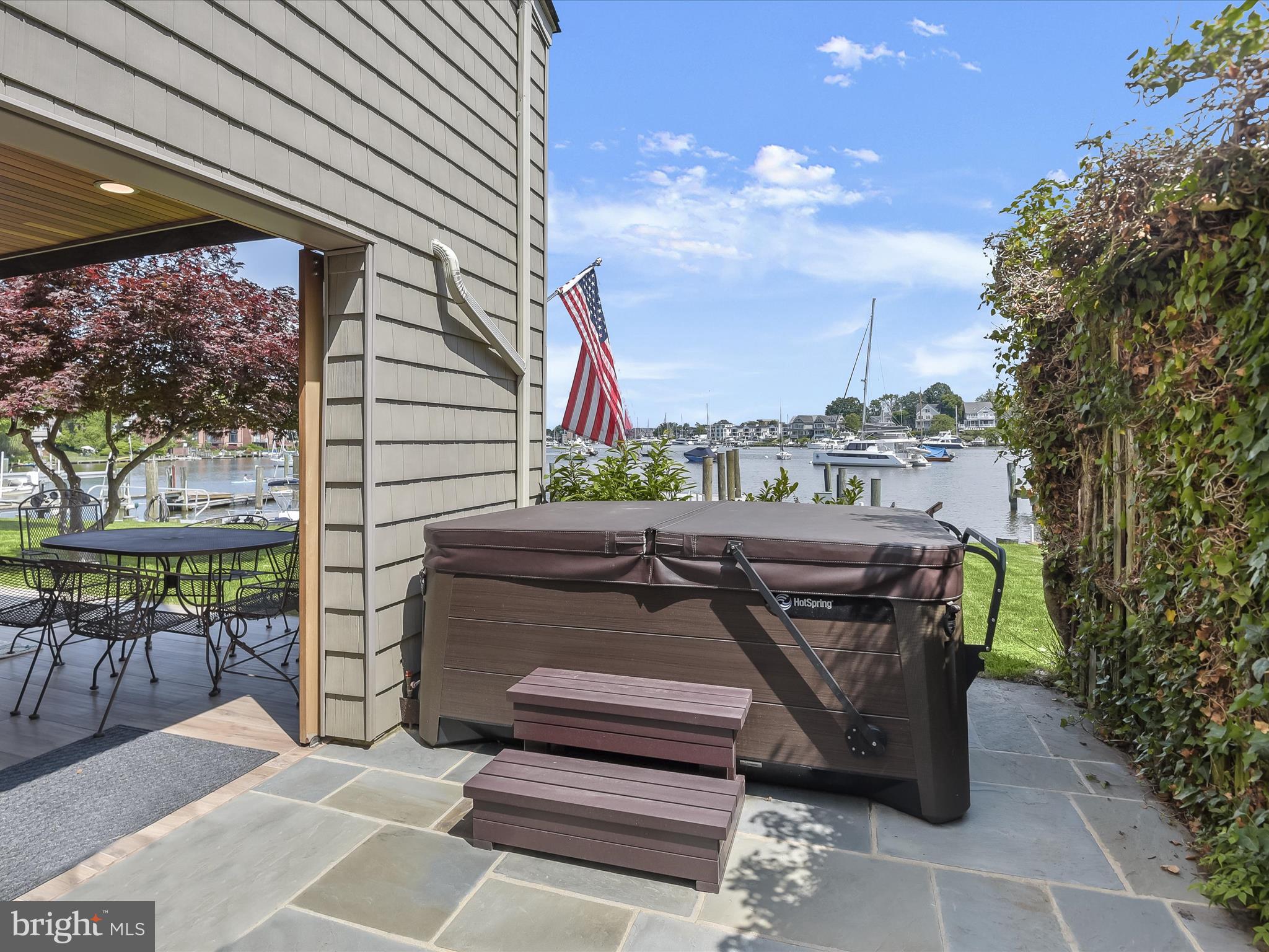 SOUTHGATE HARBOR - Residential