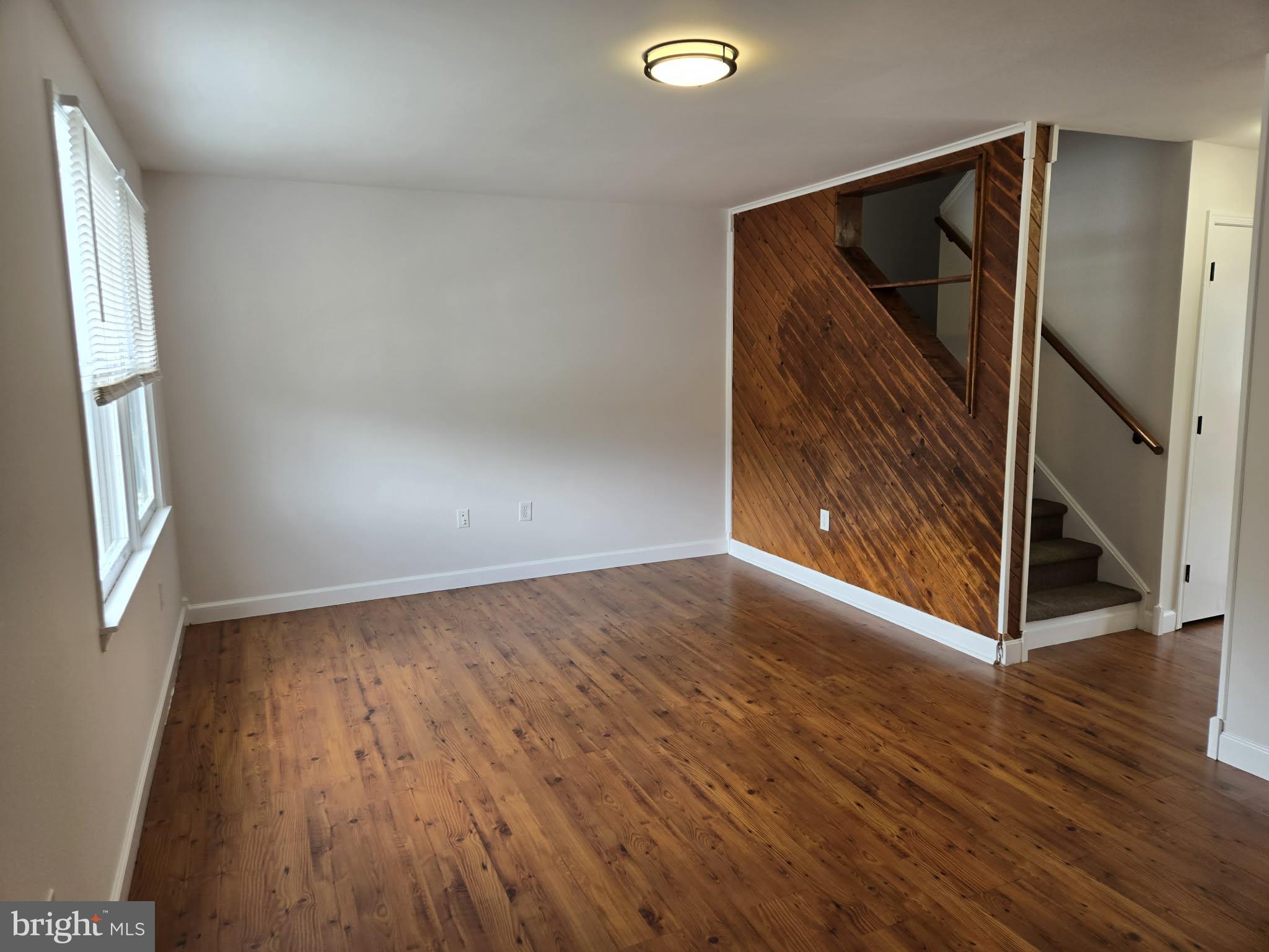 30 WALDECK COURT