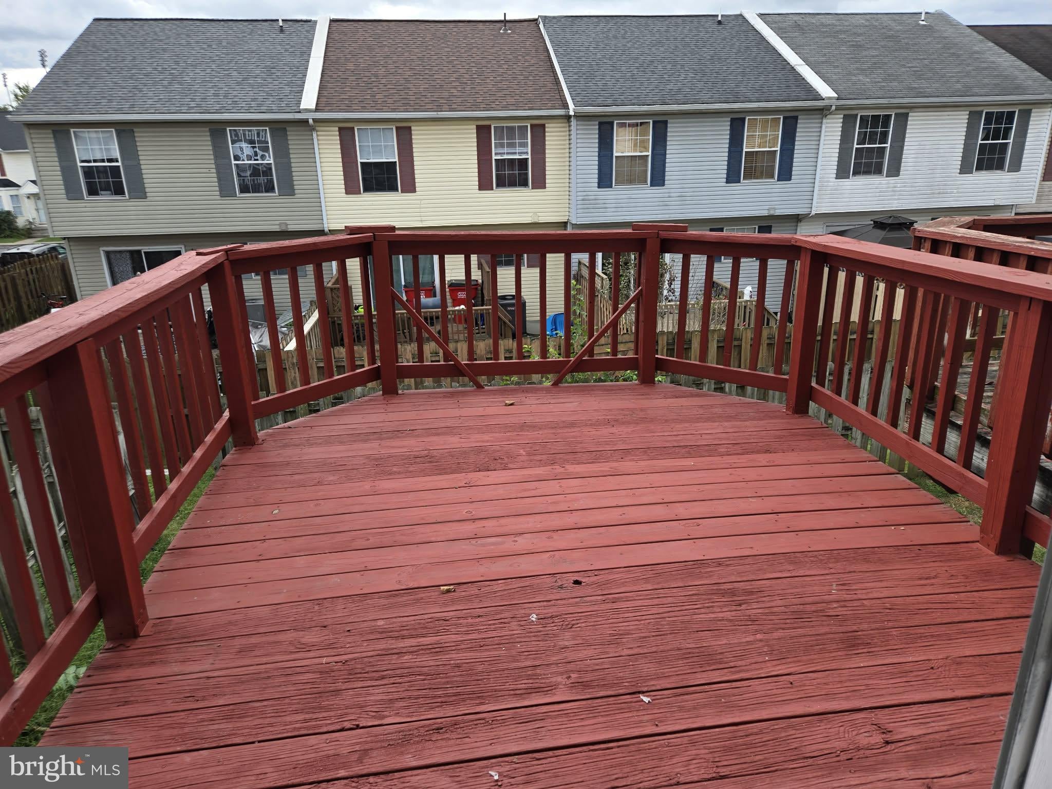 30 WALDECK COURT
