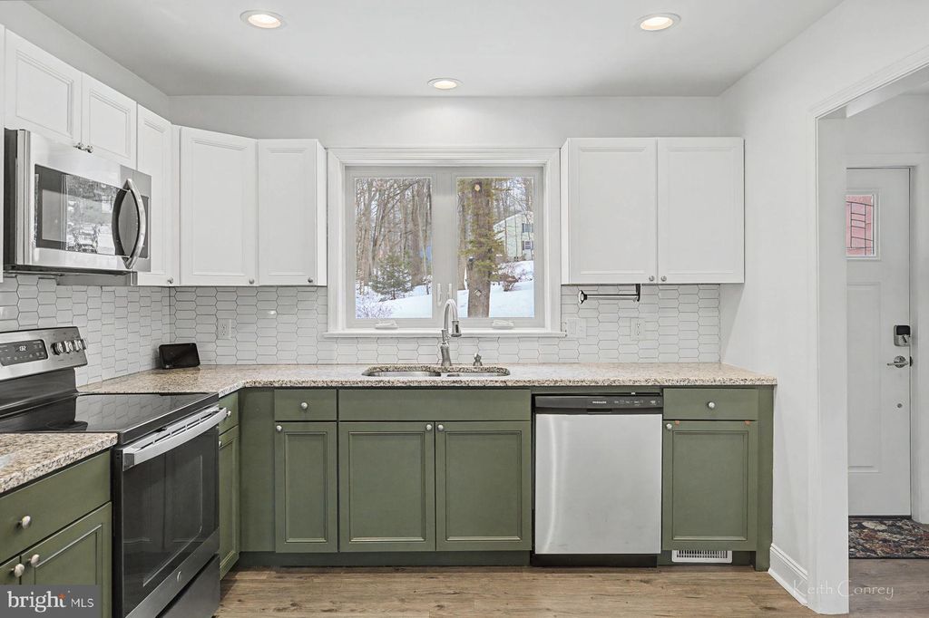 Photo of 8 Laurel Dr, GLENMOORE, PA 19343 (MLS # PACT2116786)